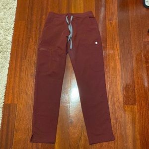 Figs Yola Skinny Scrub Pants in Burgundy